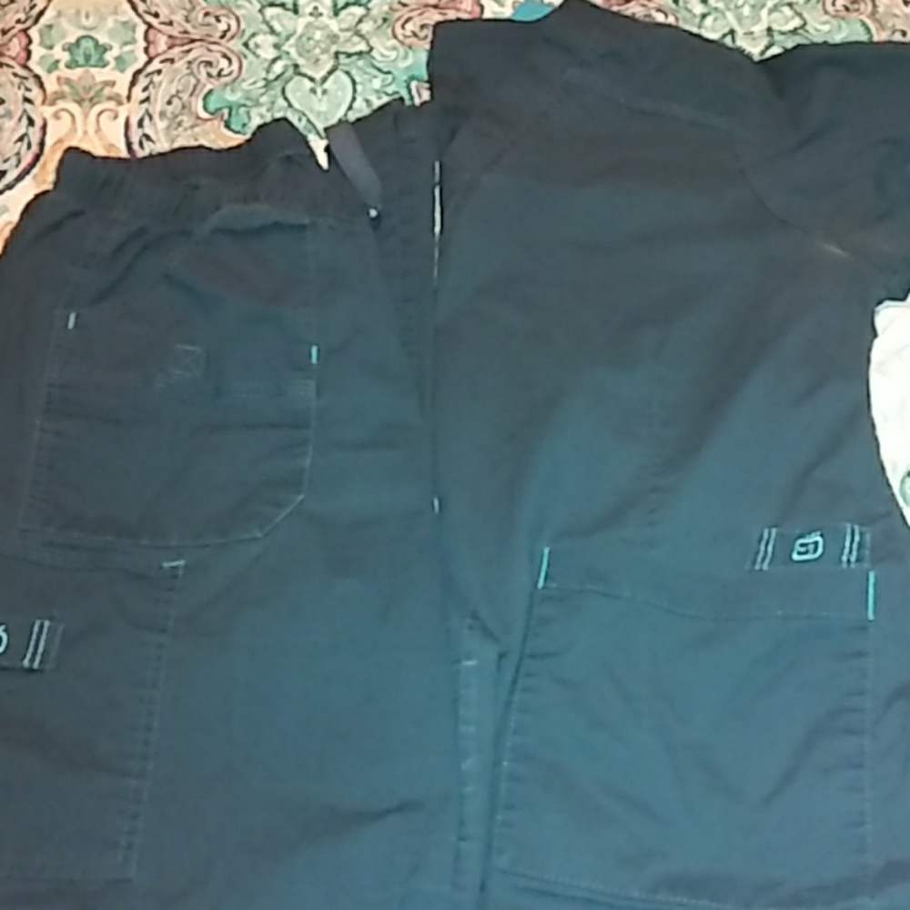 Women's scrubs